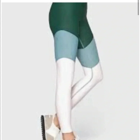 Outdoor Voices 7/8 Spring Hunter/Slate Ballet leggings, size small - Picture 4 of 10